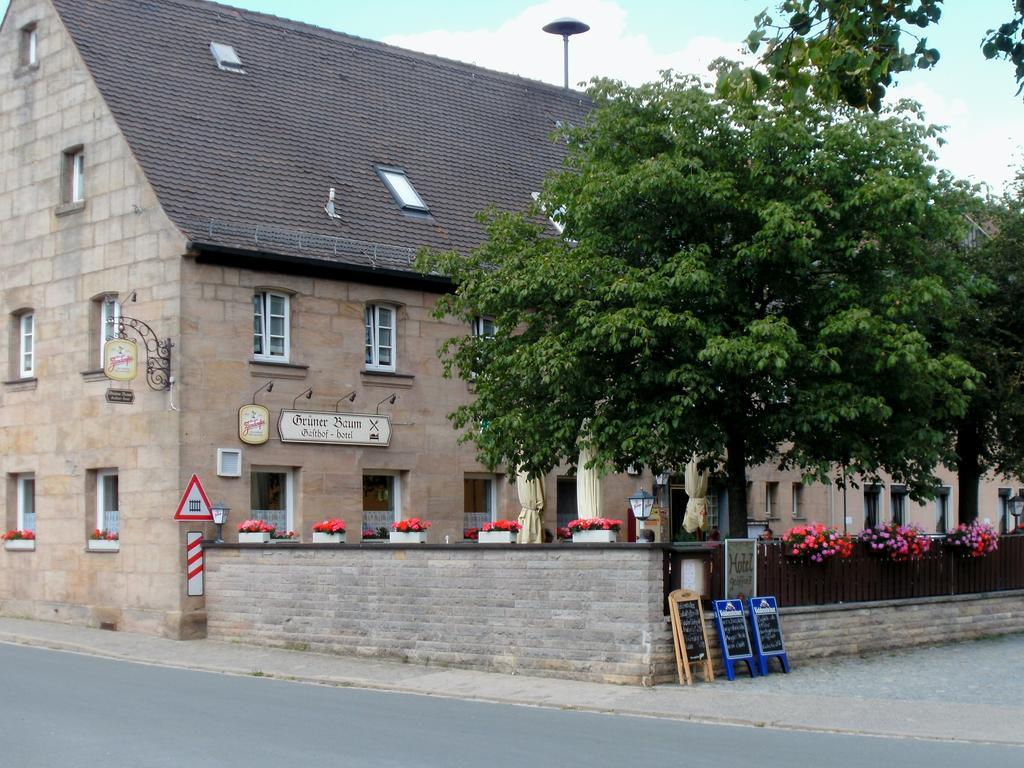 Gasthof Landhotel Gruner Baum Cadolzburg Esterno foto