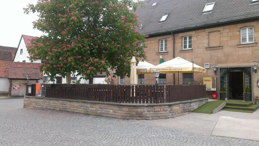 Gasthof Landhotel Gruner Baum Cadolzburg Esterno foto