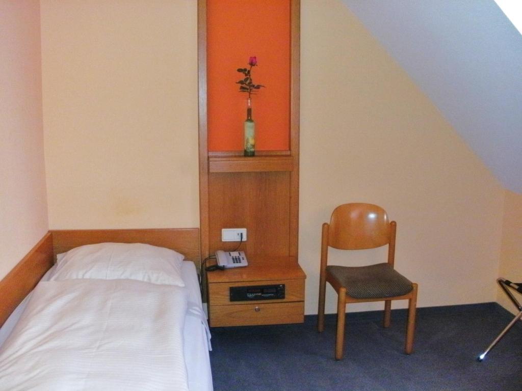 Gasthof Landhotel Gruner Baum Cadolzburg Esterno foto