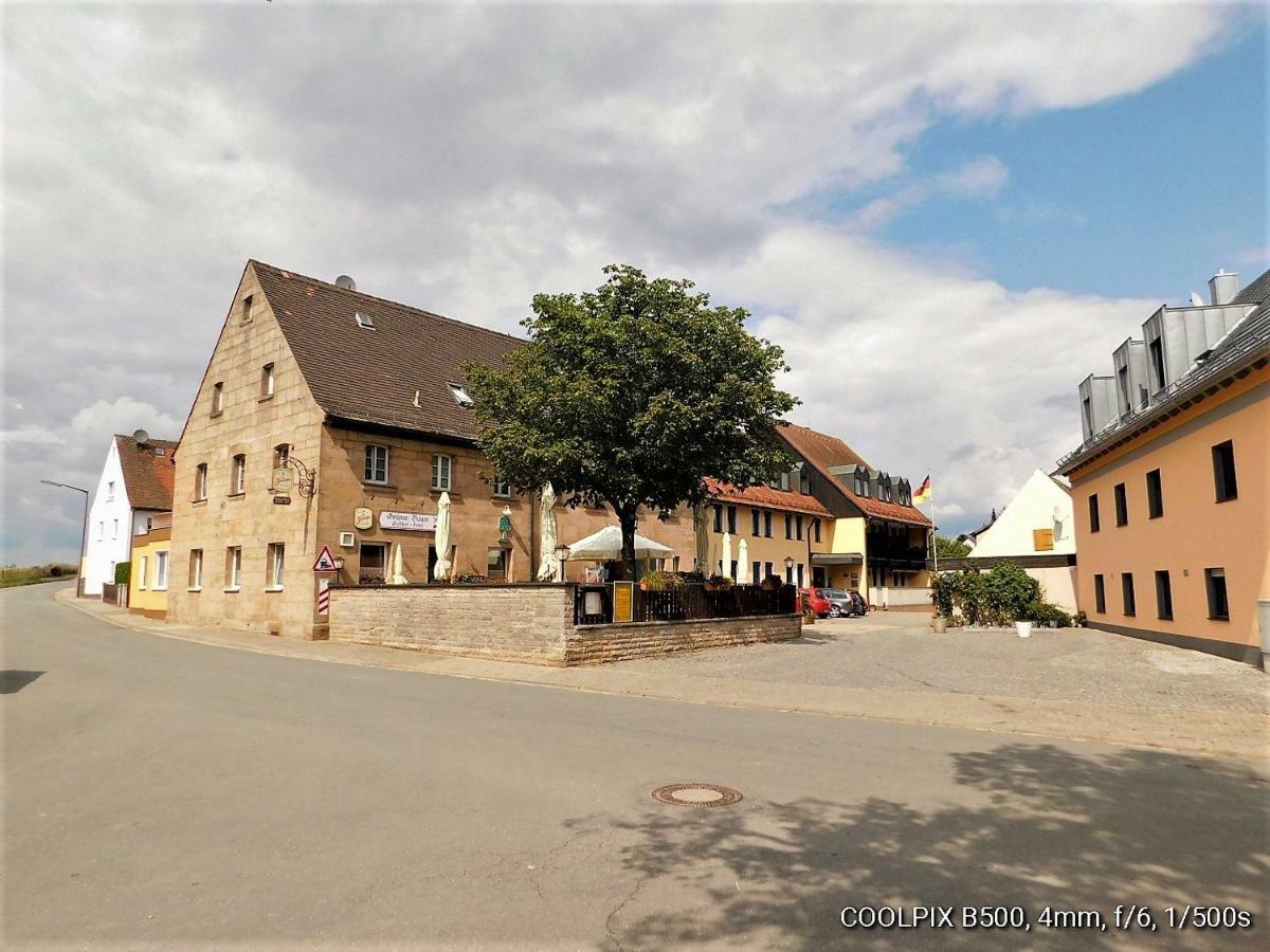 Gasthof Landhotel Gruner Baum Cadolzburg Esterno foto
