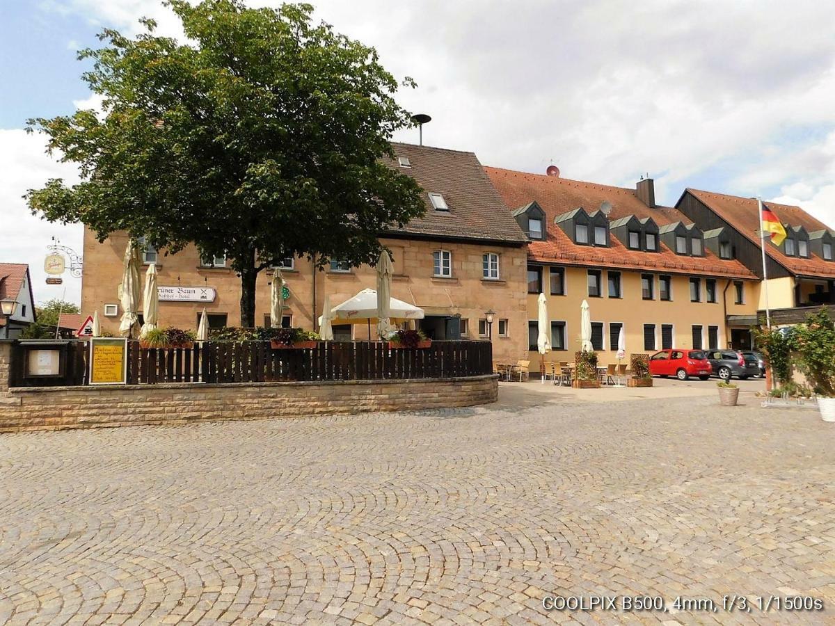 Gasthof Landhotel Gruner Baum Cadolzburg Esterno foto