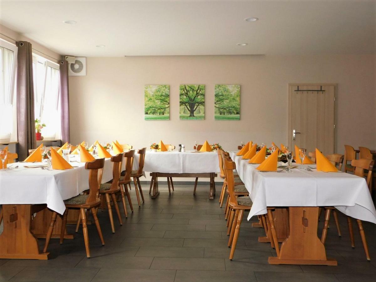 Gasthof Landhotel Gruner Baum Cadolzburg Esterno foto