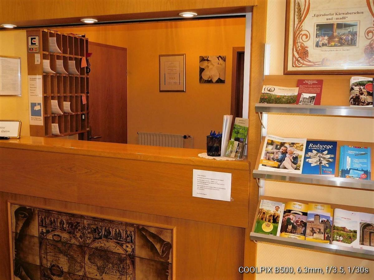 Gasthof Landhotel Gruner Baum Cadolzburg Esterno foto